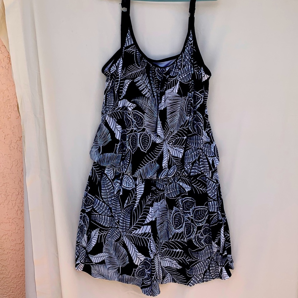 Maxine of Hollywood size 20W black and white swim suit romper